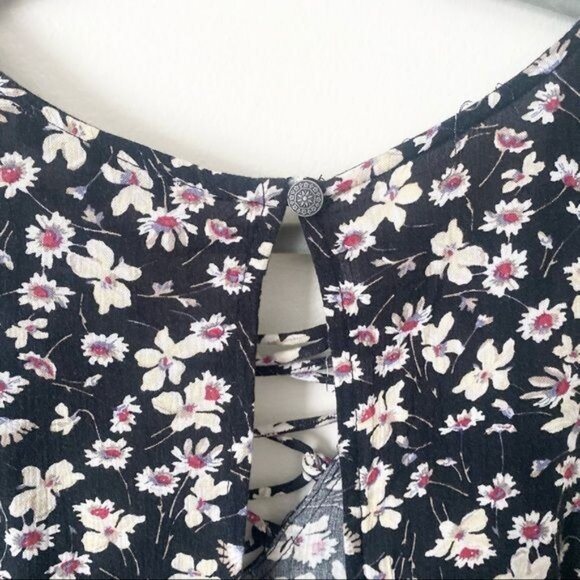 NWT American Eagle Floral Lace Up V-Neck Front Open Back Sleeveless Romper - Picture 8 of 13